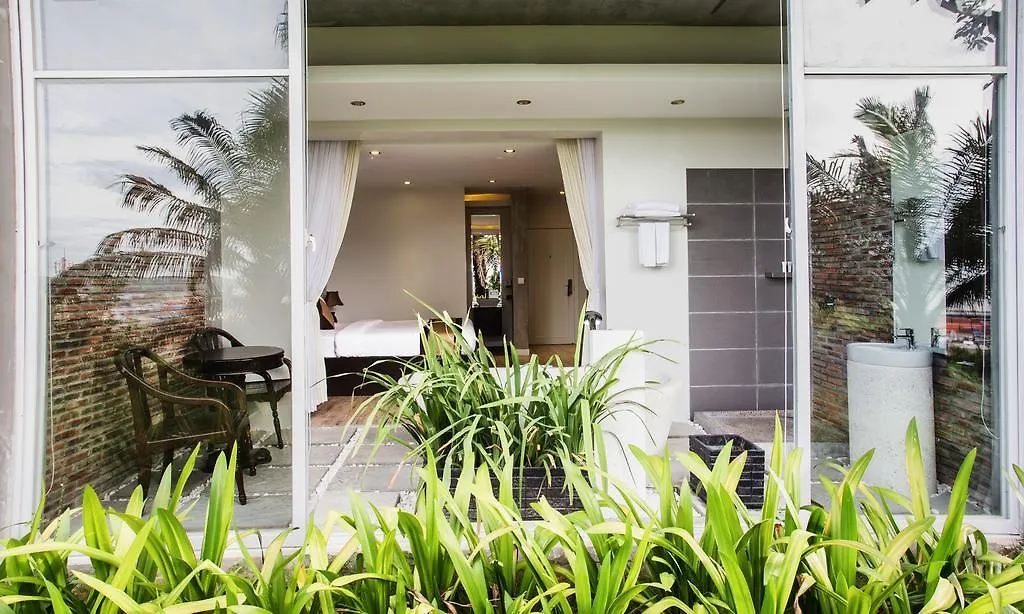 New Hill Paradise Sihanoukville 4*,